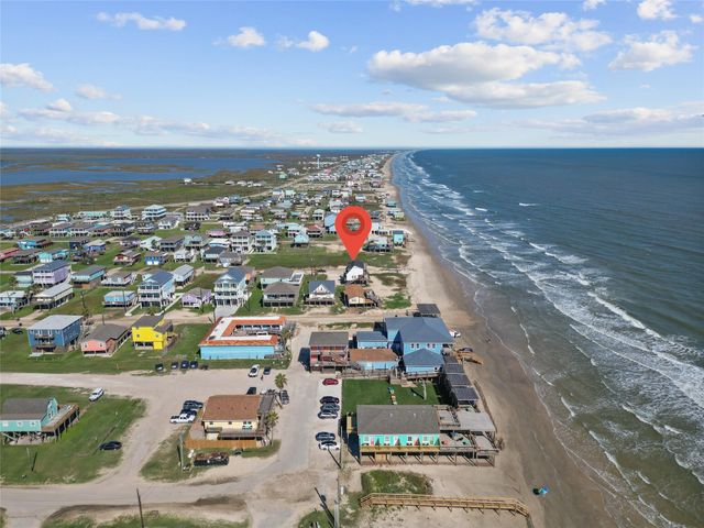 125 Driftwood Court, Surfside Beach, TX 77541