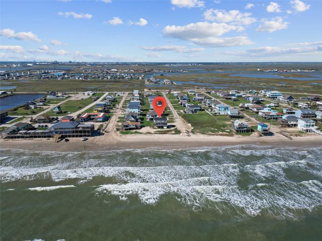 125 Driftwood Court, Surfside Beach, TX 77541