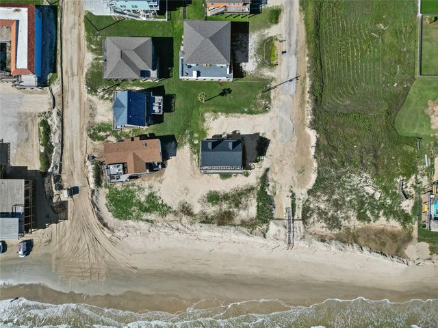 125 Driftwood Court, Surfside Beach, TX 77541
