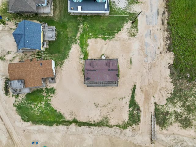 125 Driftwood Court, Surfside Beach, TX 77541