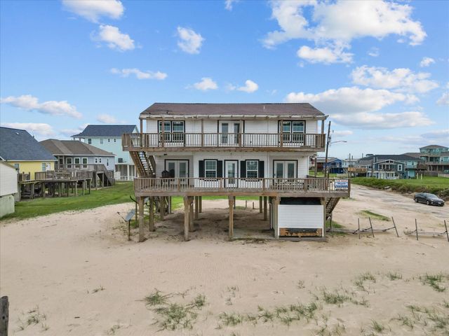 125 Driftwood Court, Surfside Beach, TX 77541