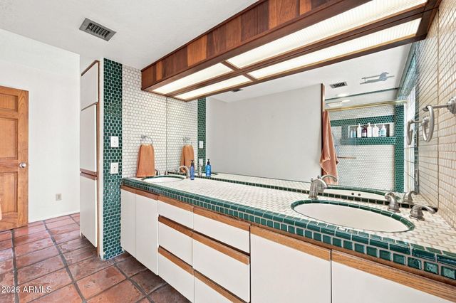 324 E Ambassador Drive, Tempe, AZ 85288