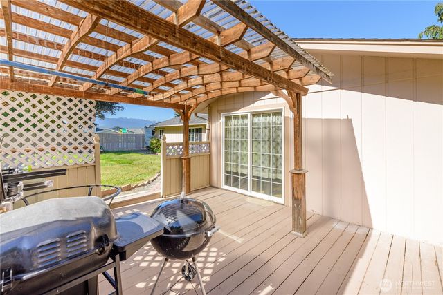 70 Ridge Place, Sequim, WA 98362