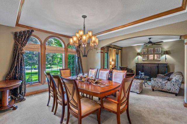 1252 Mary Hill CIRCLE, Hartland, WI 53029