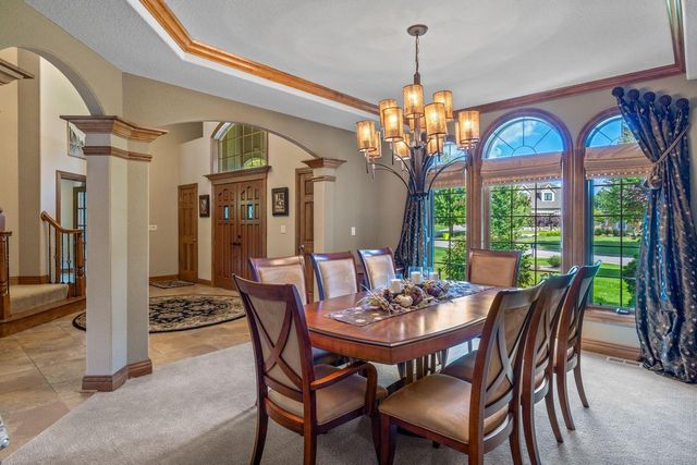 1252 Mary Hill CIRCLE, Hartland, WI 53029