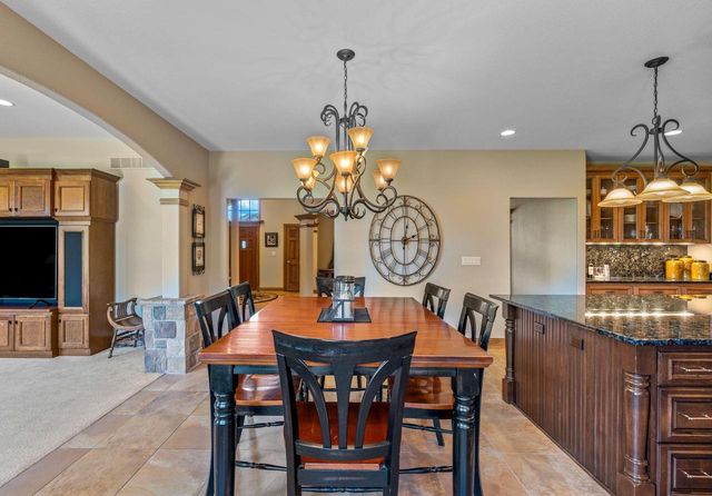 1252 Mary Hill CIRCLE, Hartland, WI 53029