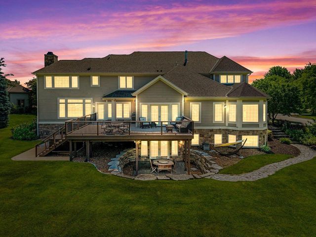 1252 Mary Hill CIRCLE, Hartland, WI 53029