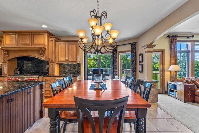 1252 Mary Hill CIRCLE, Hartland, WI 53029