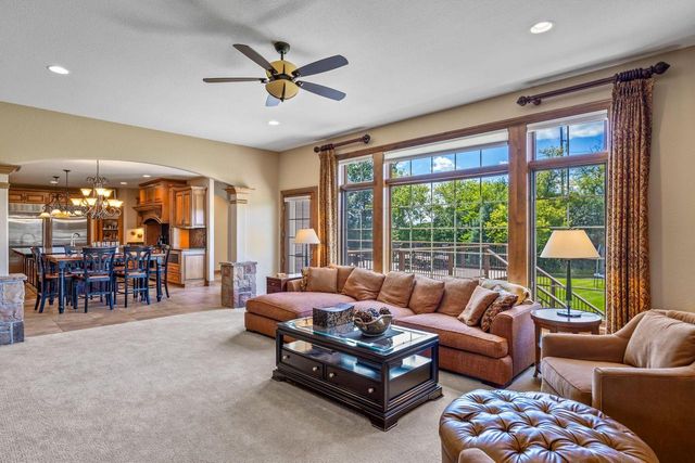 1252 Mary Hill CIRCLE, Hartland, WI 53029