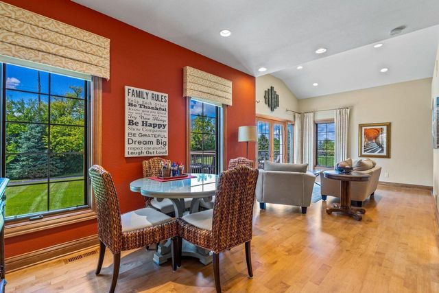 1252 Mary Hill CIRCLE, Hartland, WI 53029