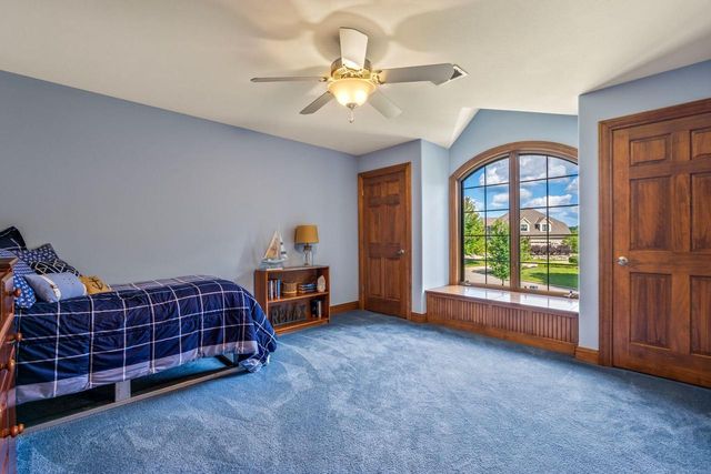 1252 Mary Hill CIRCLE, Hartland, WI 53029