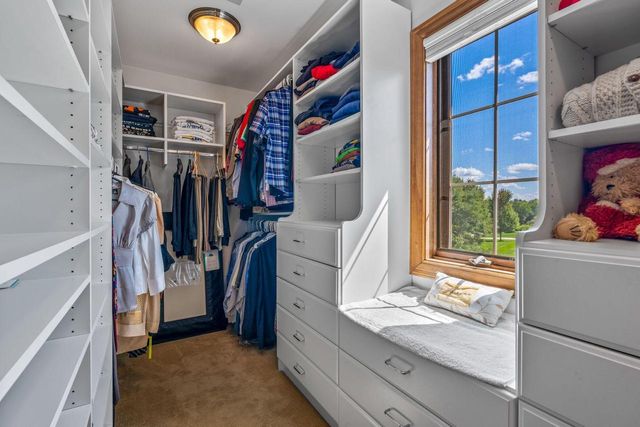 1252 Mary Hill CIRCLE, Hartland, WI 53029