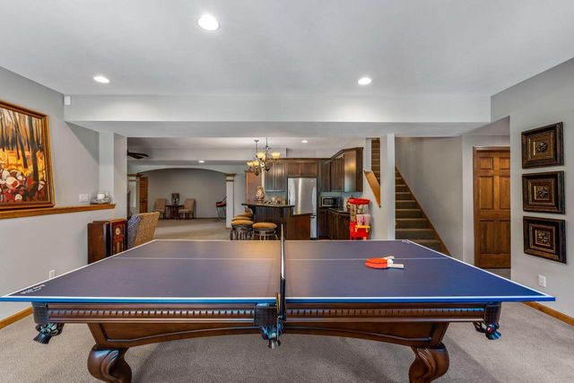 1252 Mary Hill CIRCLE, Hartland, WI 53029