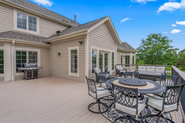 1252 Mary Hill CIRCLE, Hartland, WI 53029