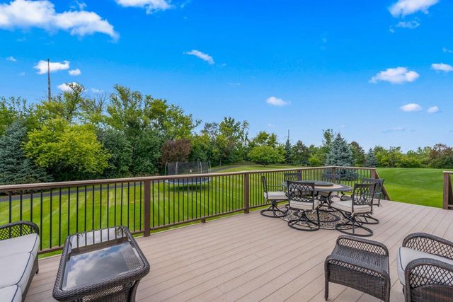 1252 Mary Hill CIRCLE, Hartland, WI 53029