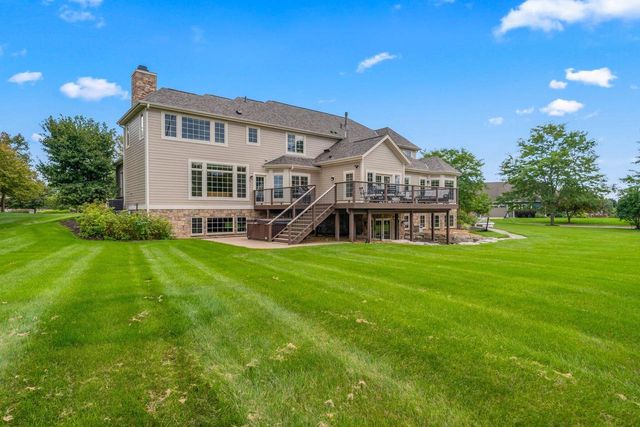 1252 Mary Hill CIRCLE, Hartland, WI 53029