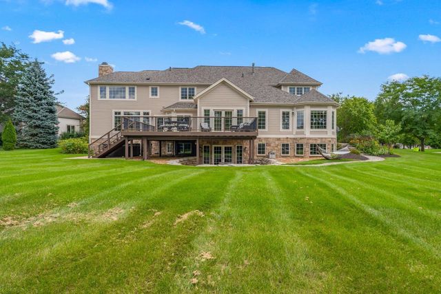 1252 Mary Hill CIRCLE, Hartland, WI 53029