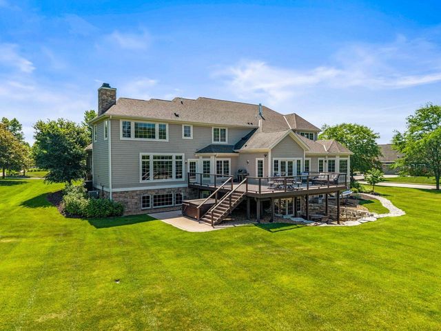 1252 Mary Hill CIRCLE, Hartland, WI 53029