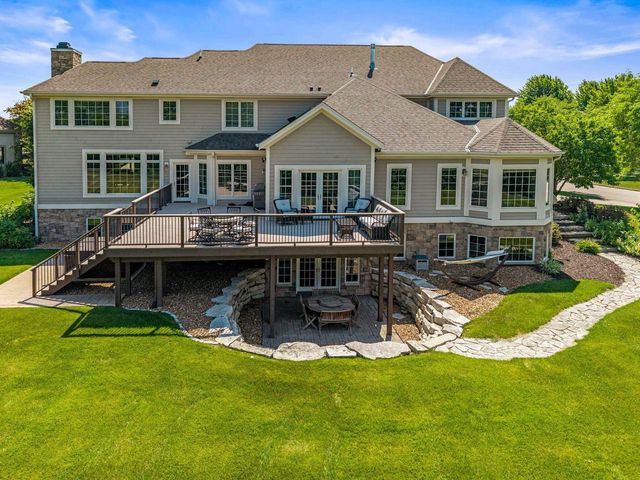 1252 Mary Hill CIRCLE, Hartland, WI 53029