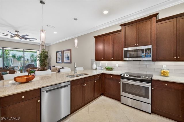 13431 SILKTAIL DR, Naples, FL 34109