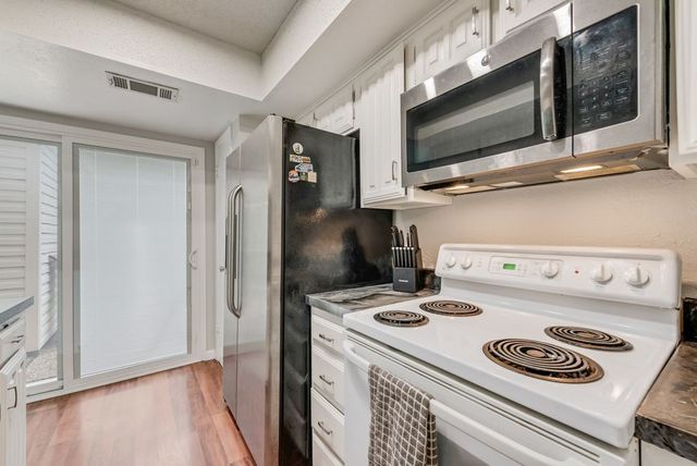 2643 Via Ventura Circle, Carrollton, TX 75006