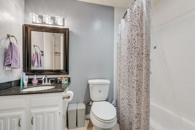 2643 Via Ventura Circle, Carrollton, TX 75006