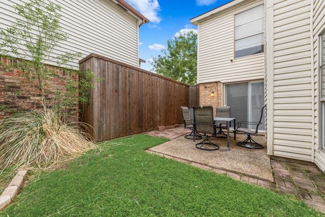 2643 Via Ventura Circle, Carrollton, TX 75006