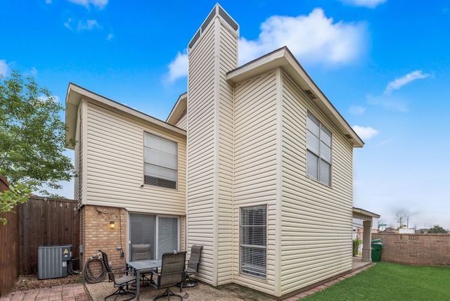 2643 Via Ventura Circle, Carrollton, TX 75006