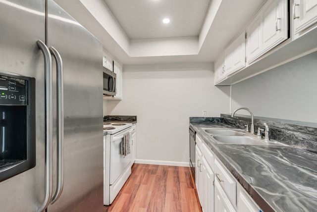 2643 Via Ventura Circle, Carrollton, TX 75006