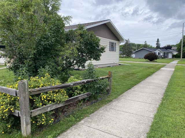 8 S ST JOSEPHS LANE, Fond Du Lac, WI 54935