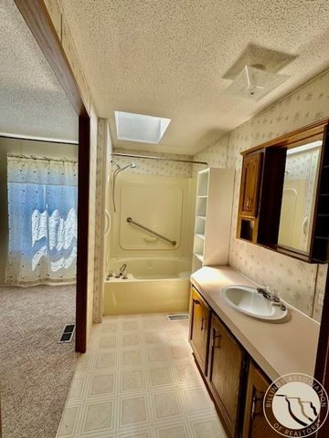 3815 S Tanager LANE 102, Billings, MT 59102