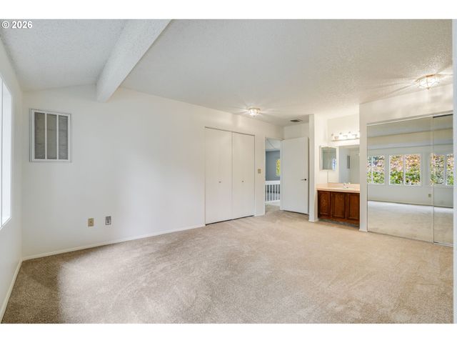 8712 Sw Brightfield Cir, Portland, OR 97223