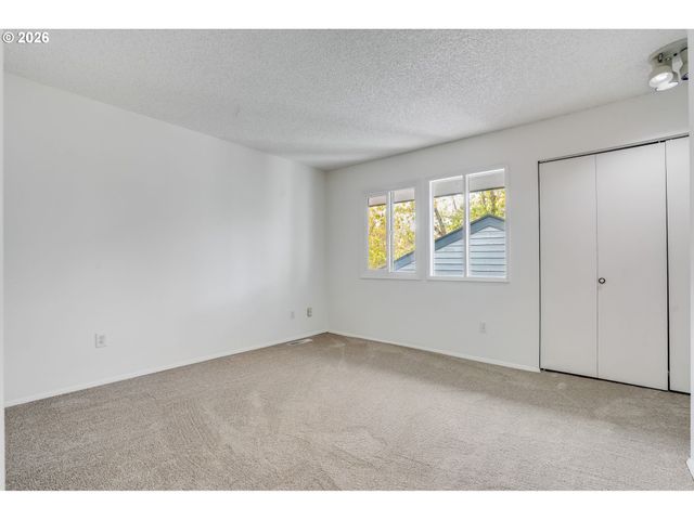 8712 Sw Brightfield Cir, Portland, OR 97223