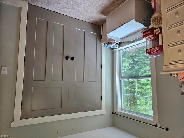 5061 Holy Neck RD, Suffolk, VA 23437