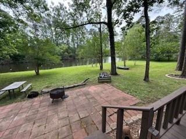 371 Carriage Trail, Conroe, TX 77316