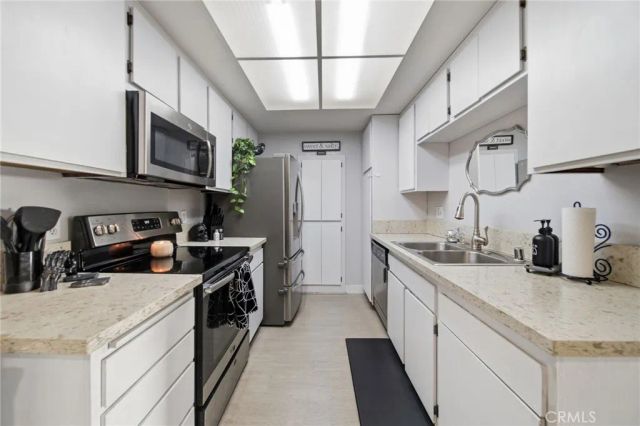 20702 El Toro, Lake Forest, CA 92630