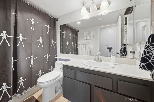 20702 El Toro, Lake Forest, CA 92630