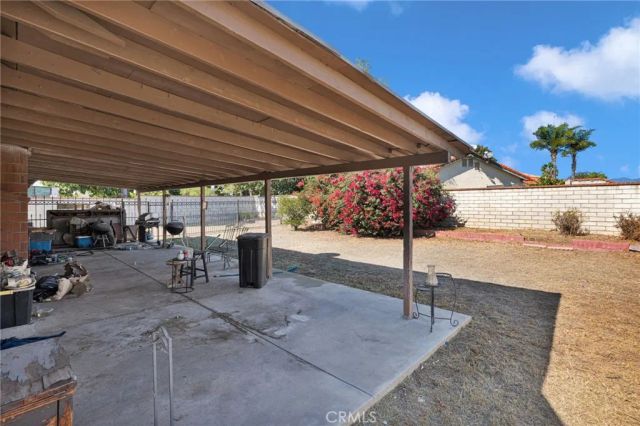 1282 W Hawthorne, Bloomington, CA 92316