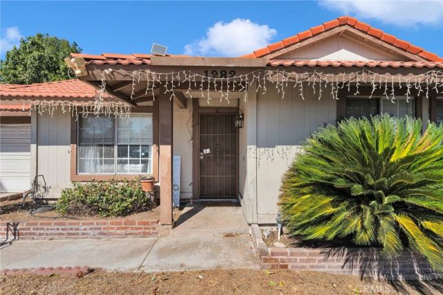 1282 W Hawthorne, Bloomington, CA 92316