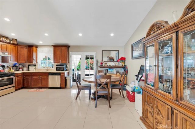 1282 W Hawthorne, Bloomington, CA 92316