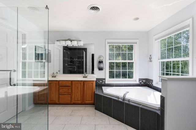 142 GREENWAY ST, Fredericksburg, VA 22405