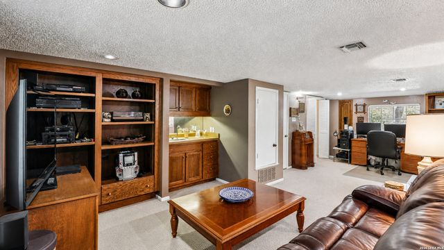 7503 Bridgewater Dr, San Antonio, TX 78209