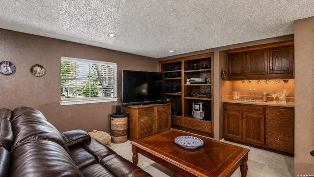 7503 Bridgewater Dr, San Antonio, TX 78209