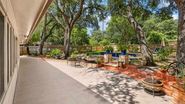 7503 Bridgewater Dr, San Antonio, TX 78209