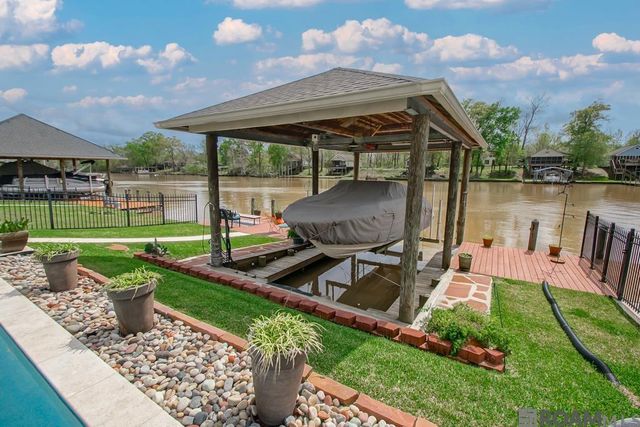 21157 Waterfront East Dr, Maurepas, LA 70449