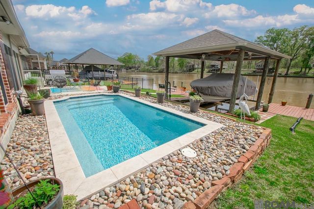 21157 Waterfront East Dr, Maurepas, LA 70449