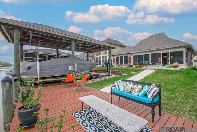 21157 Waterfront East Dr, Maurepas, LA 70449