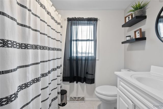 4967 Darien Drive, Salina, NY 13088