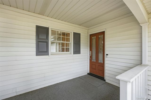 7 Franko Lane, East Setauket, NY 11733