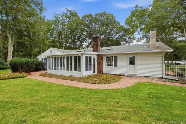 7 Franko Lane, East Setauket, NY 11733